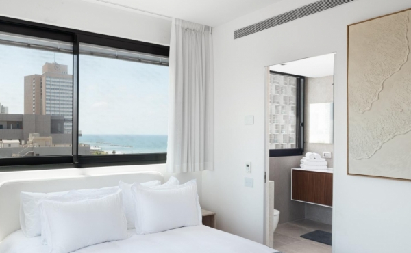 Luxury Beachfront 5 rooms close to the Gordon beach