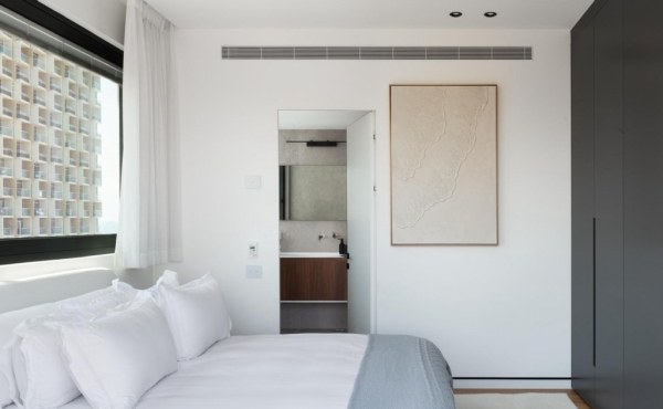 Luxury Beachfront 5 rooms close to the Gordon beach