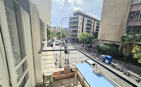 Rothschild area 3 rooms with shelter 70sqm Balconies Lift Apartment for sale in Tel Aviv