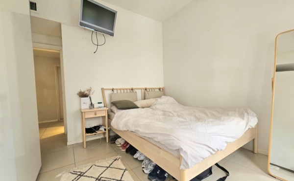 Rothschild area 3 rooms with shelter 70sqm Balconies Lift Apartment for sale in Tel Aviv