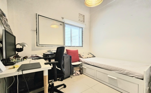 Rothschild area 3 rooms with shelter 70sqm Balconies Lift Apartment for sale in Tel Aviv