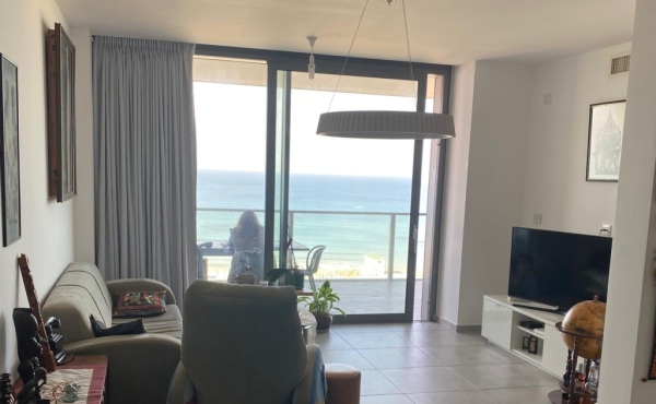 Hadera 3 rooms Sea view Mamad Pool Gym Storage Parking For sale