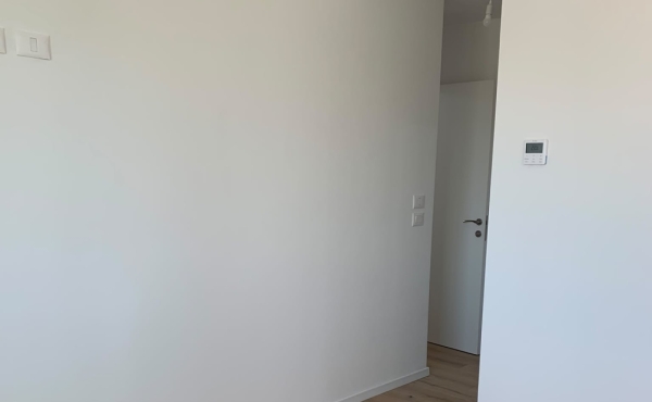 Biltmor 5 rooms 122m2 Shelter Balcony Lift Parking Apartment for Rent in Tel Aviv