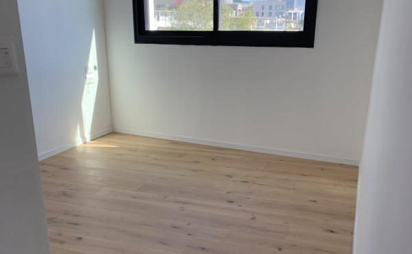 Biltmor 5 rooms 122m2 Shelter Balcony Lift Parking Apartment for Rent in Tel Aviv
