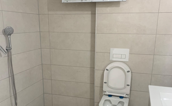 Biltmor 5 rooms 122m2 Shelter Balcony Lift Parking Apartment for Rent in Tel Aviv