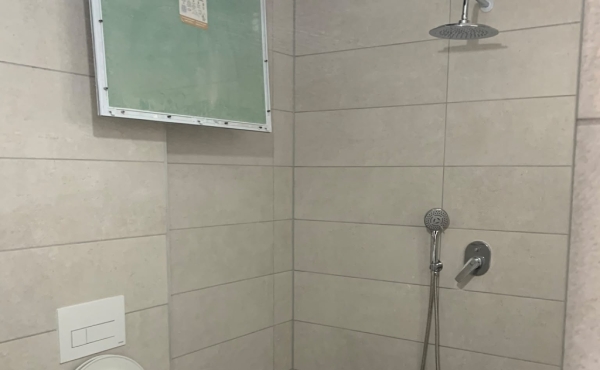 Biltmor 5 rooms 122m2 Shelter Balcony Lift Parking Apartment for Rent in Tel Aviv
