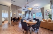 Frug street 80m2 in Bauhaus building Balcony Lift