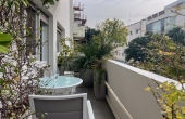 Frug street 80m2 in Bauhaus building Balcony Lift