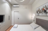 Frug street 80m2 in Bauhaus building Balcony Lift