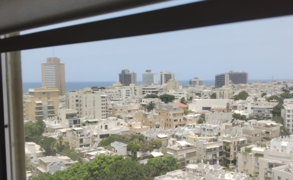 Office 2 rooms 47m2 furnished Parking