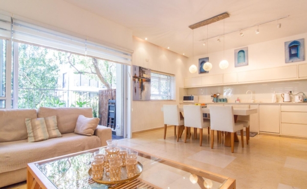 Shlomo HaMelekh 2 bedrooms 80m2 Terrace 12m2 Apartment for rent in Tel Aviv