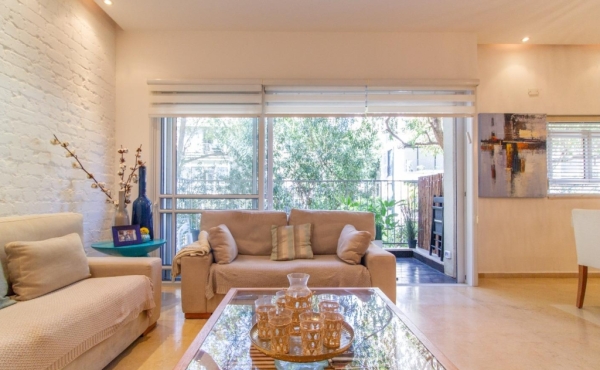 Shlomo HaMelekh 2 bedrooms 80m2 Terrace 12m2 Apartment for rent in Tel Aviv