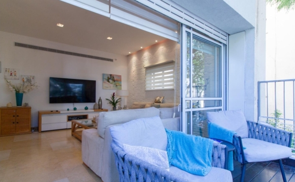 Shlomo HaMelekh 2 bedrooms 80m2 Terrace 12m2 Apartment for rent in Tel Aviv