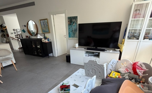 Neve Tsedek Duplex 3 rooms 100sqm Shelter Lift Parking Apartment for rent in Tel Aviv