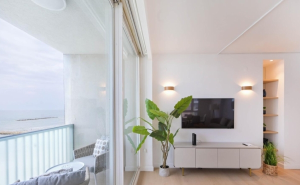 Herbert Samuel 3 rooms 86m2 Terrace 10m2 LIft Gym Doorman For sale in Tel Aviv