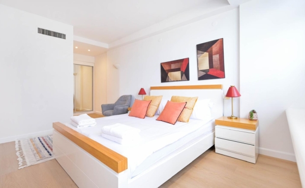 Herbert Samuel 3 rooms 86m2 Terrace 10m2 LIft Gym Doorman For sale in Tel Aviv