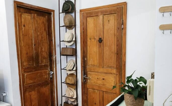 Prime Location 2-Room Apartment Close to the Beach For Sale