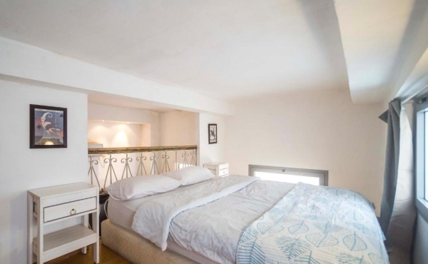 Prime Location 2-Room Apartment Close to the Beach For Sale