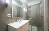 Frishman beach Mapu st. 2-Room Apartment For Sale in Tel Aviv