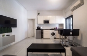 Frishman beach Mapu st. 2-Room Apartment For Sale in Tel Aviv
