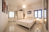Frishman beach Mapu st. 2-Room Apartment For Sale in Tel Aviv