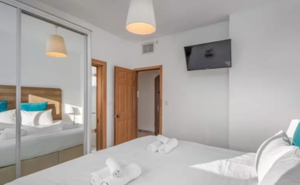 Kerem Hatemanim 4 rooms 70m2 Terrace Lift Parking Apartment for rent in Tel Aviv