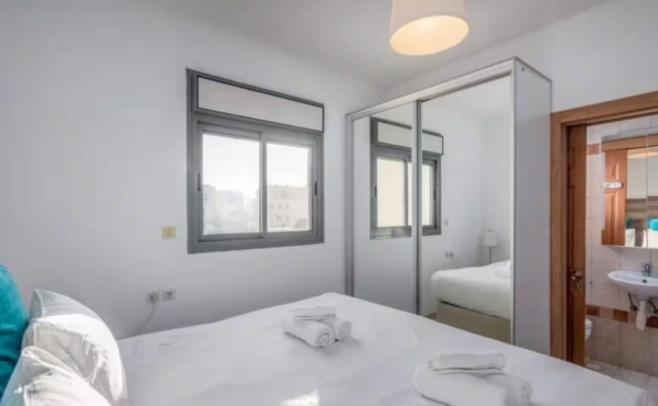 Kerem Hatemanim 4 rooms 70m2 Terrace Lift Parking Apartment for rent in Tel Aviv