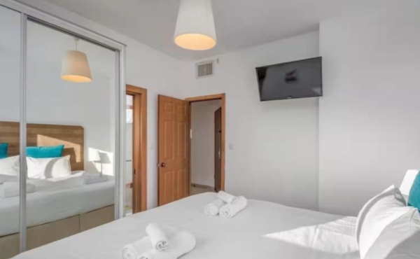 Kerem Hatemanim 4 rooms 70m2 Terrace Lift Parking Apartment for rent in Tel Aviv