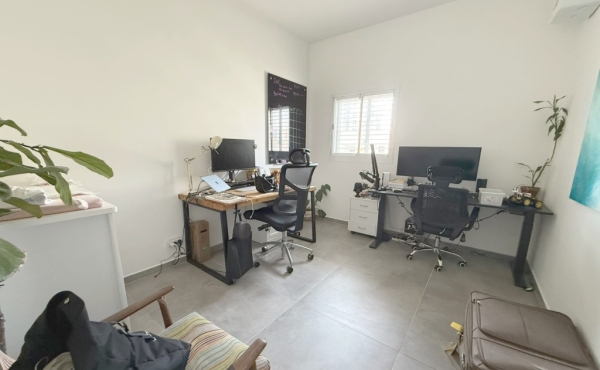 Gindi Tower Luxury 3-Room 70m2 Balcony Lift Parking Pool Gym Club