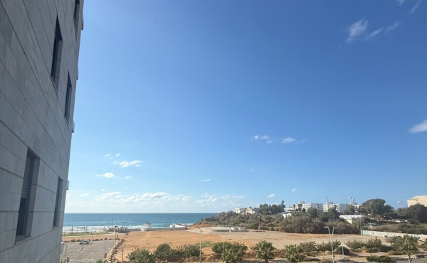 Givat Olga Hadera 4 rooms 110m2 Terrace Lift Parking Pool Fitness Guard