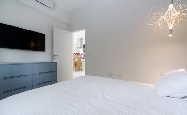 Bazel area 3 room 85 sqm Lift Apartment renovated to buy in Telaviv