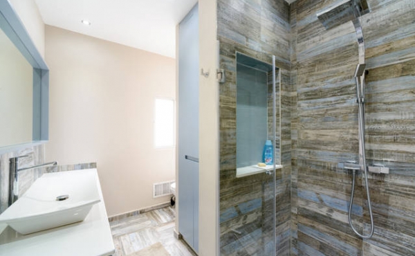 Bazel area 3 room 85 sqm Lift Apartment renovated to buy in Telaviv